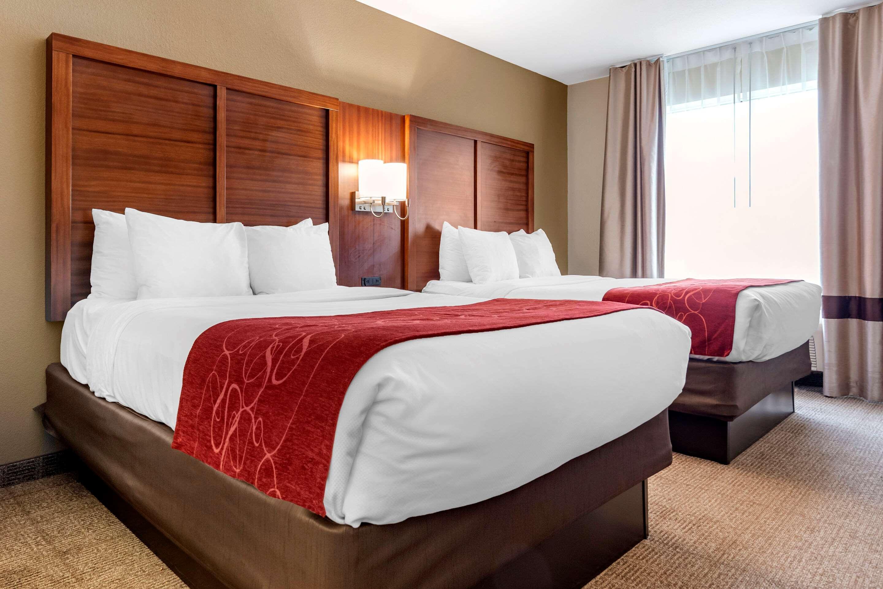 Comfort Suites Airport Luckney Exteriör bild