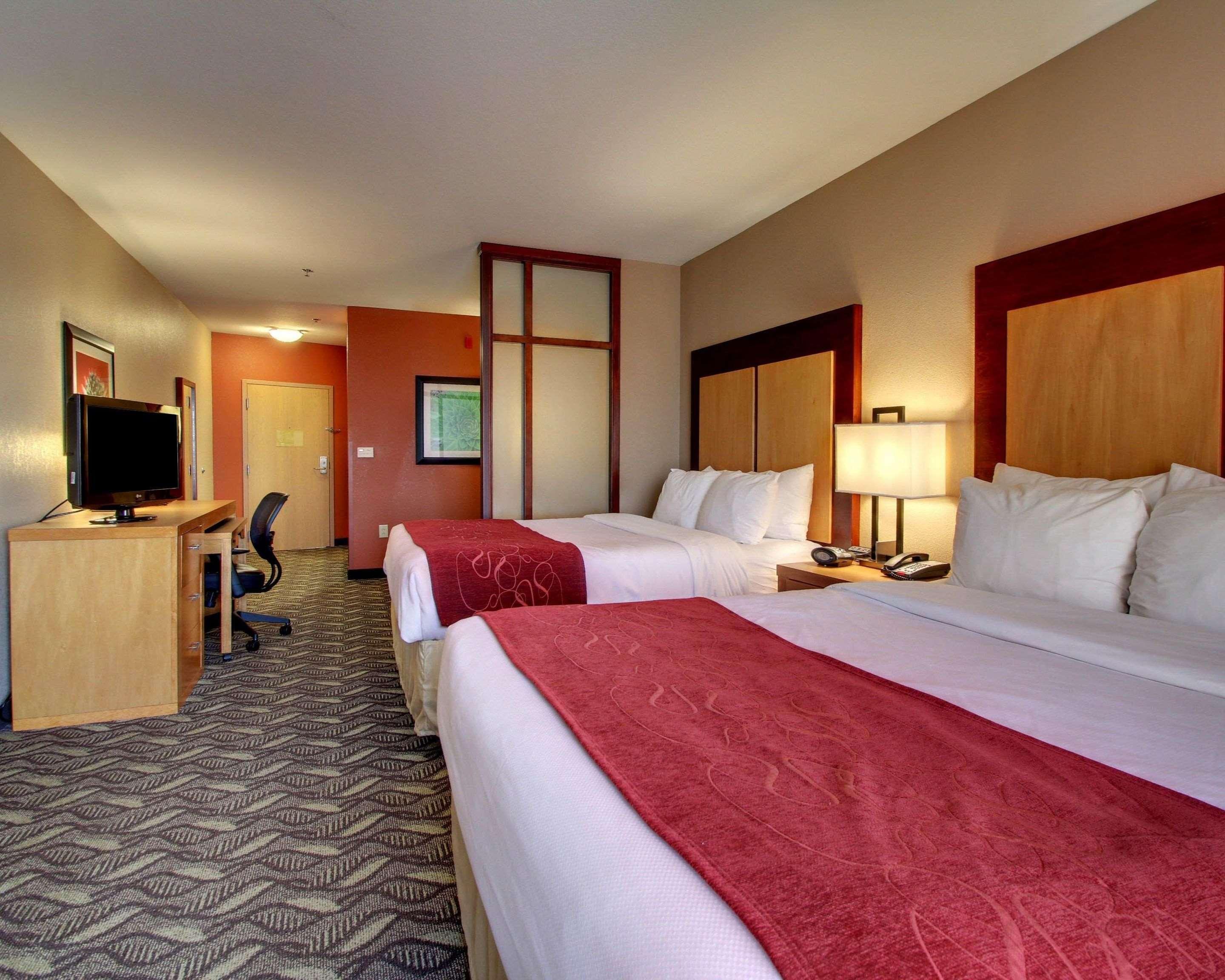 Comfort Suites Airport Luckney Exteriör bild
