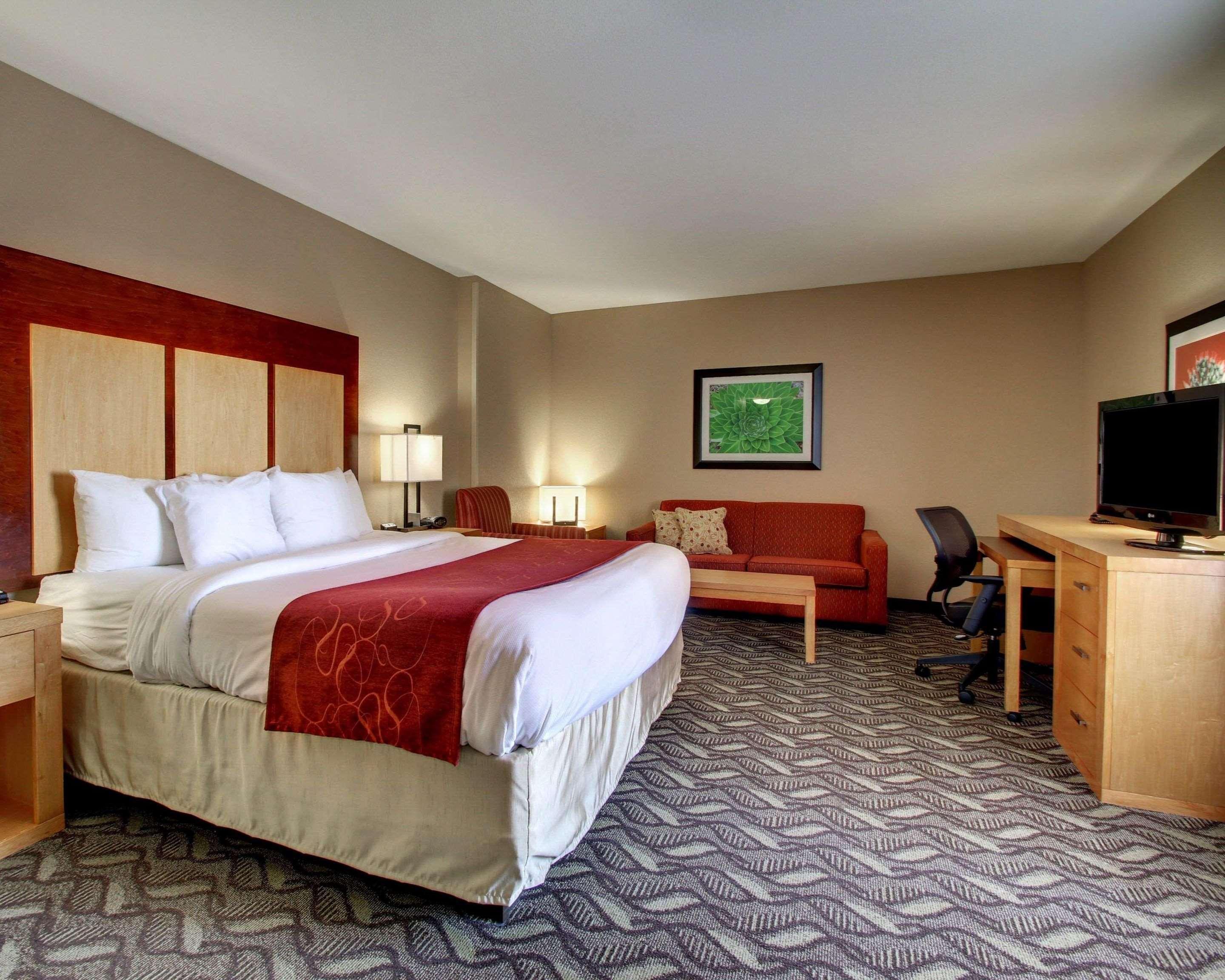 Comfort Suites Airport Luckney Exteriör bild