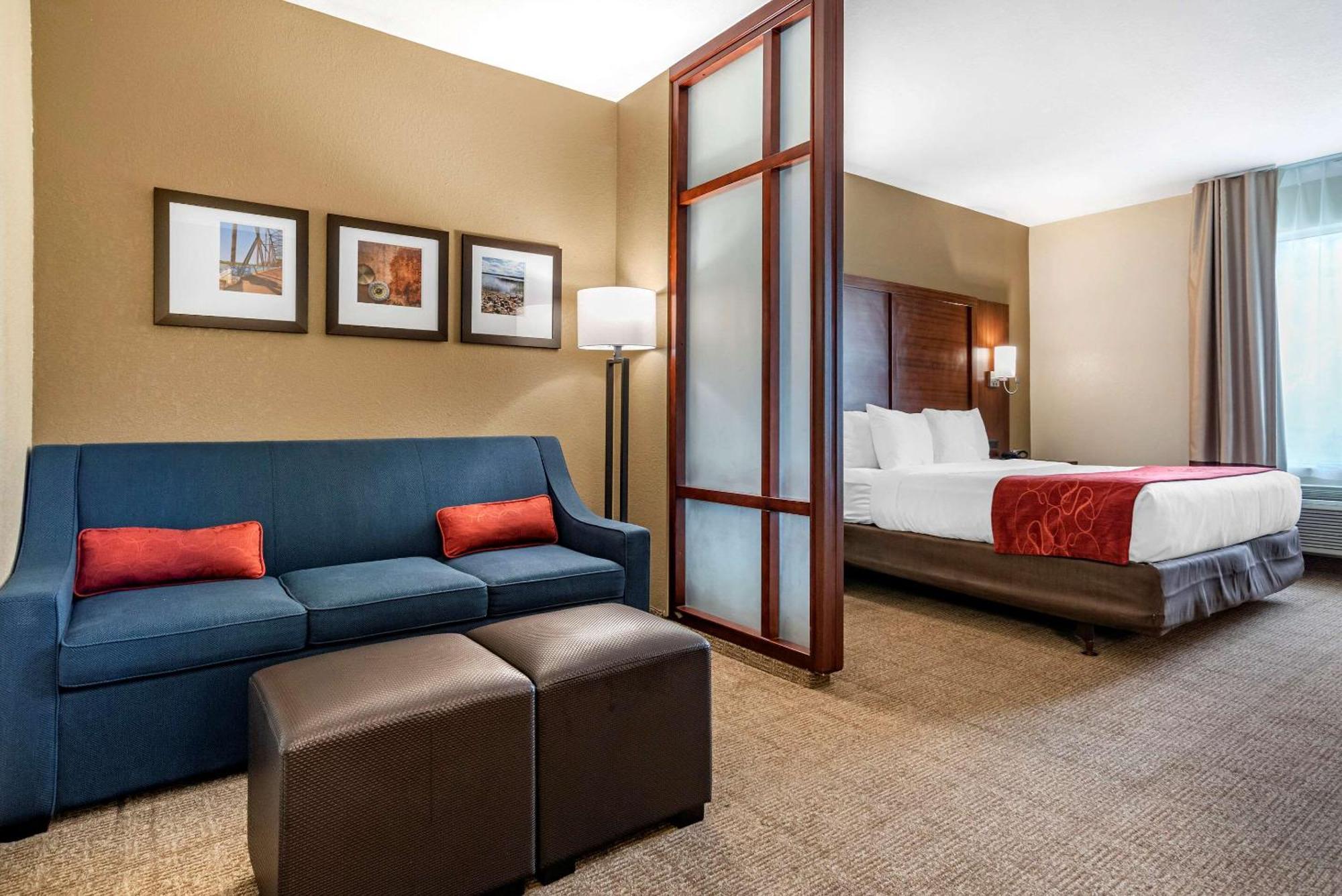 Comfort Suites Airport Luckney Exteriör bild